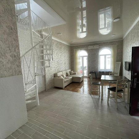Центр Города Батуми Apartment Rustaveli 13 エクステリア 写真